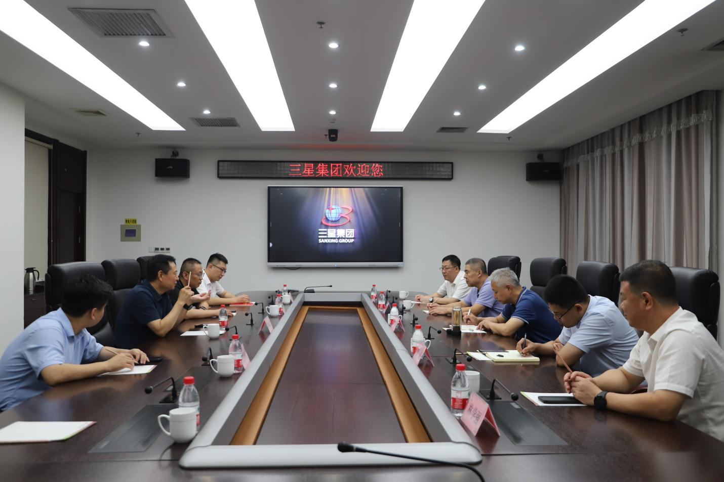 濱州銀保監(jiān)分局黨委書(shū)記、局長(zhǎng)尹程來(lái)山東三星集團(tuán)調(diào)研