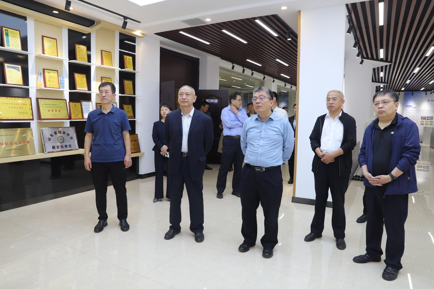 山東省市場(chǎng)監(jiān)管局二級(jí)巡視員、計(jì)量處處長(zhǎng)趙風(fēng)勇一行來(lái)山東三星集團(tuán)調(diào)研