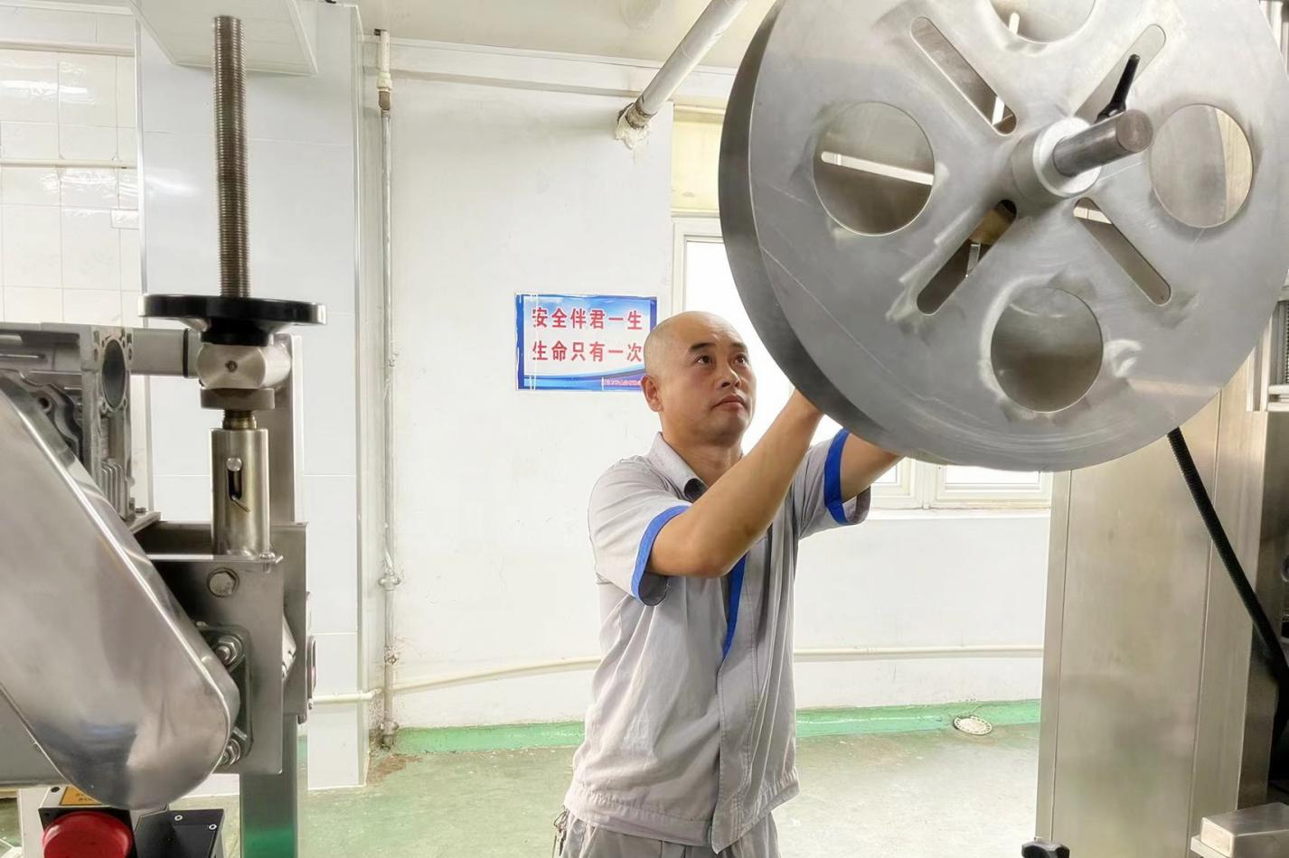 【技能標(biāo)兵】矯宏亮:誠心鉆研 勇于攀登