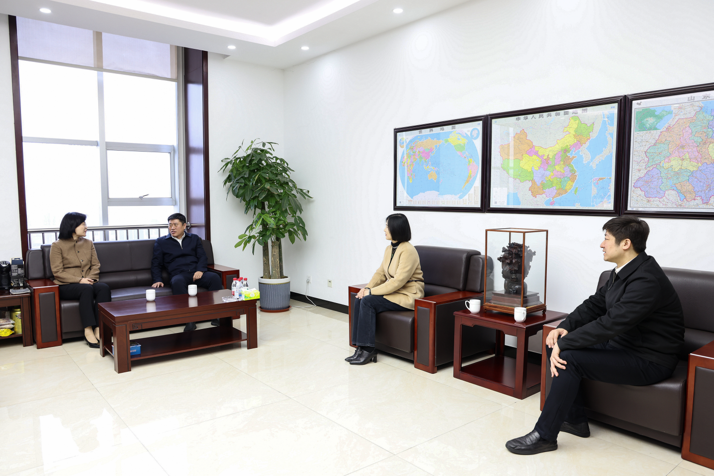 情暖巾幗心|鄒平市委副書記劉德軍到山東三星集團(tuán)走訪慰問