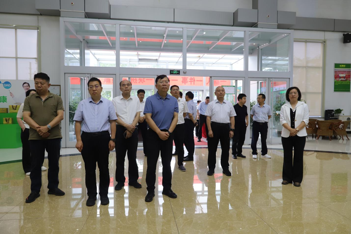 河南省政府參事、省政府原秘書長劉世偉一行來山東三星集團(tuán)調(diào)研