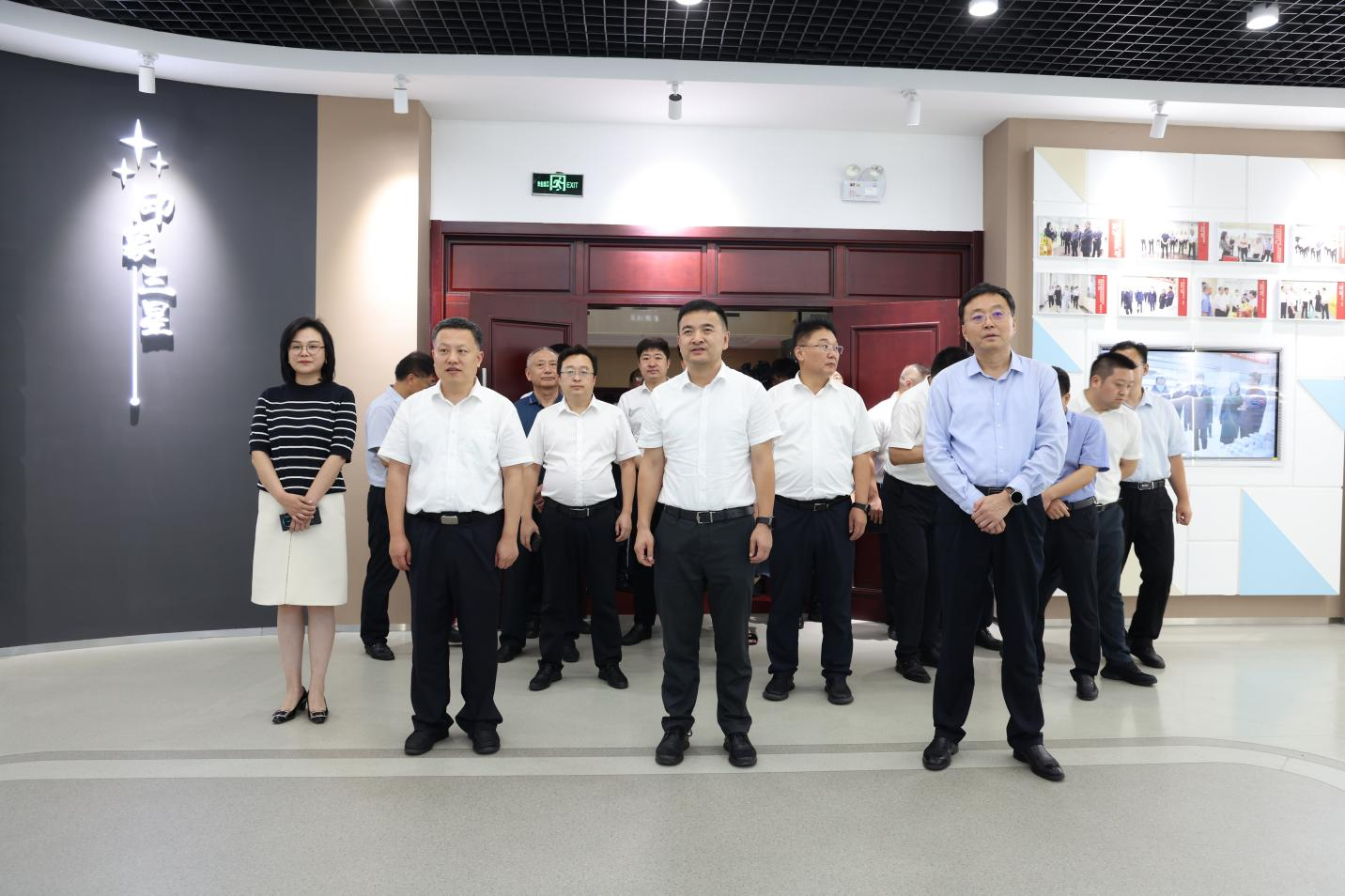 奉節(jié)縣委副書記、縣長鞏義勝一行來山東三星集團考察