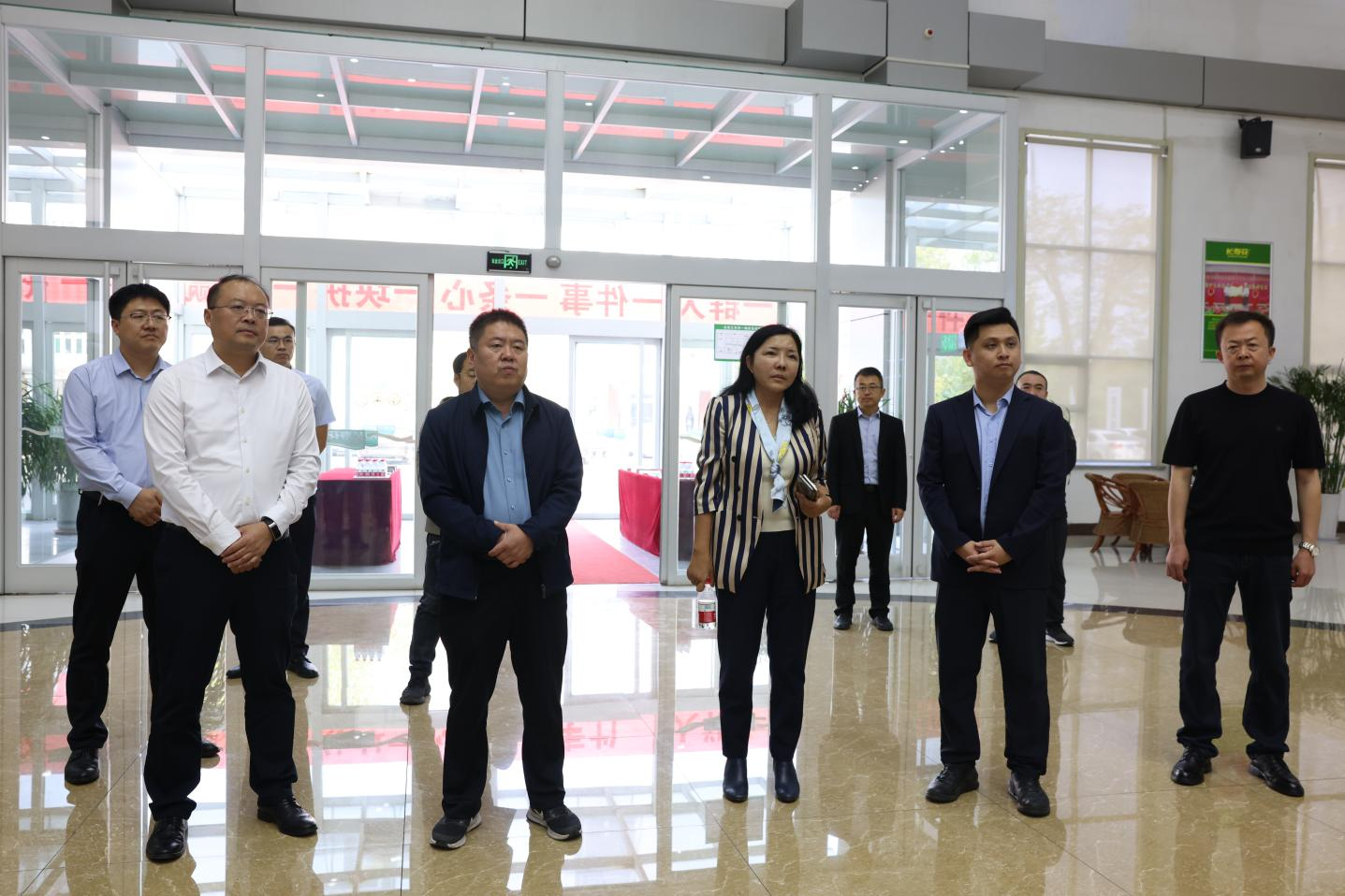 內(nèi)蒙古興和縣委常委、副縣長潘文一行來山東三星集團(tuán)考察