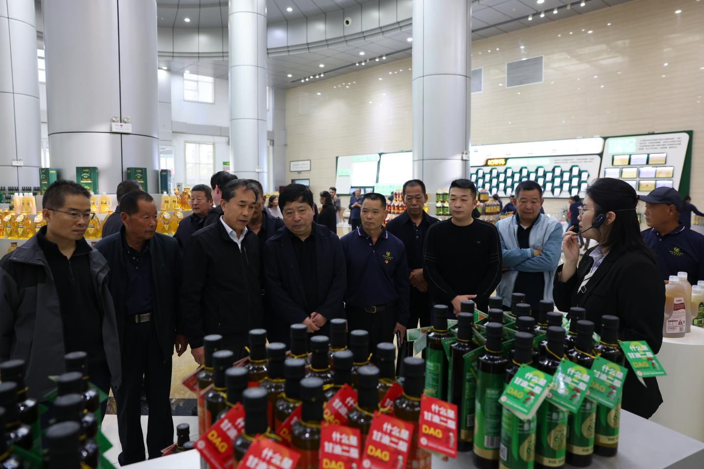 濰坊市濰城區(qū)2024年高素質農民培育糧油單產提升專題班來山東三星集團學習考察