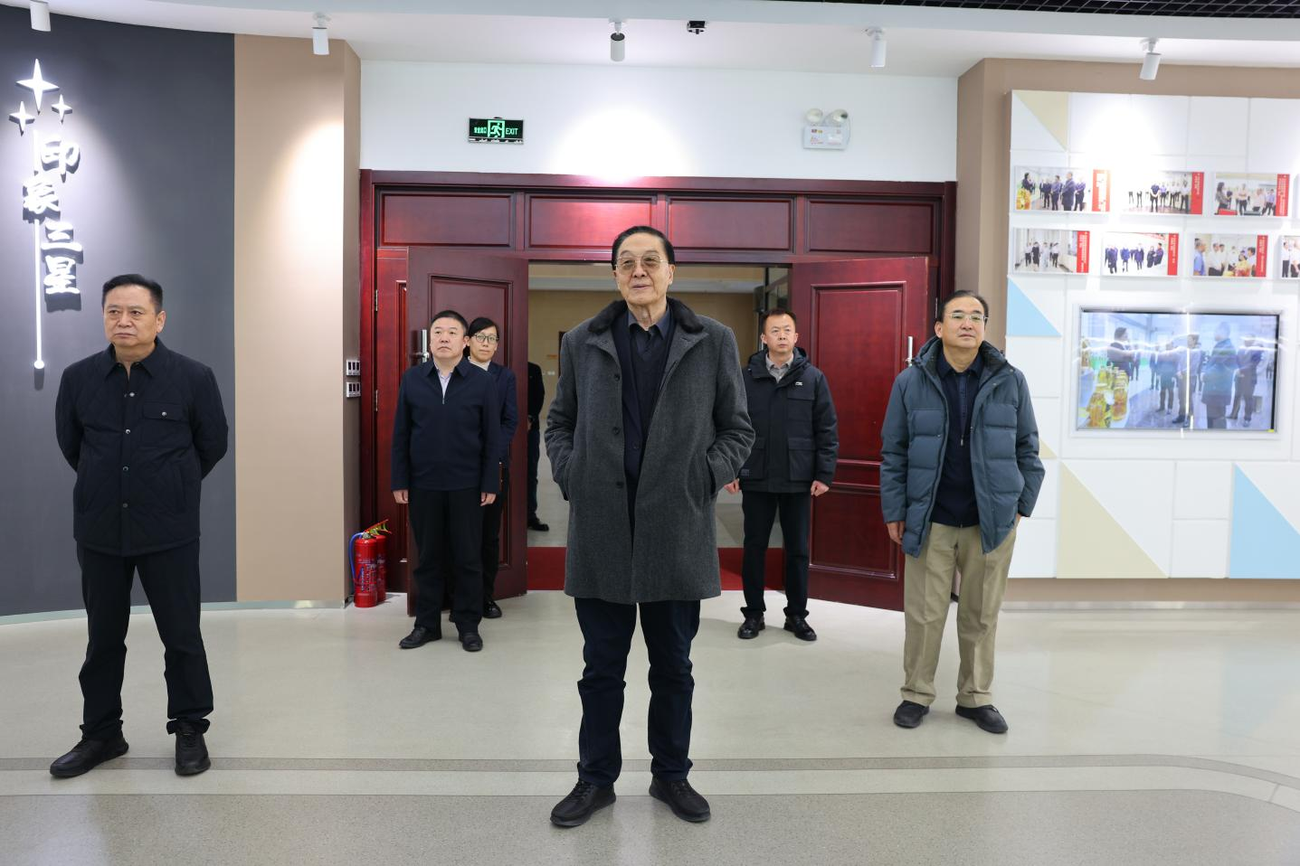 原衛(wèi)生部副部長、中國保健協(xié)會榮譽(yù)理事長張鳳樓一行來山東三星集團(tuán)調(diào)研指導(dǎo)