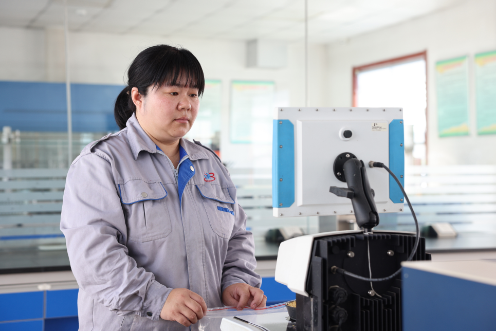 【巾幗風(fēng)采】白宗英:匠心為質(zhì)檢 品質(zhì)把關(guān)人