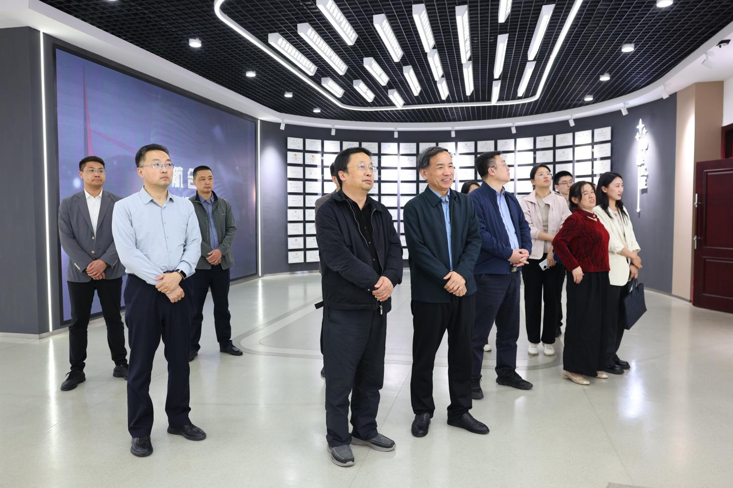 威海市科技局副局長姜新一行來山東三星集團(tuán)調(diào)研