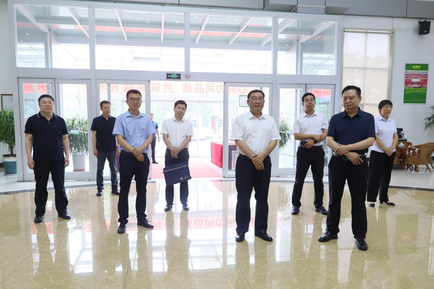 濱州醫(yī)學院附屬醫(yī)院黨委書記王東一行來山東三星集團參觀調(diào)研