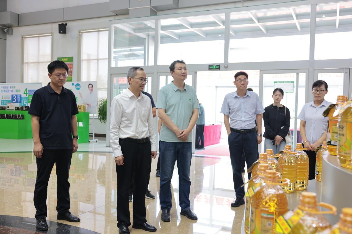 山東農(nóng)業(yè)大學(xué)食品科學(xué)與工程學(xué)院院長李大鵬一行來山東三星集團(tuán)參觀調(diào)研