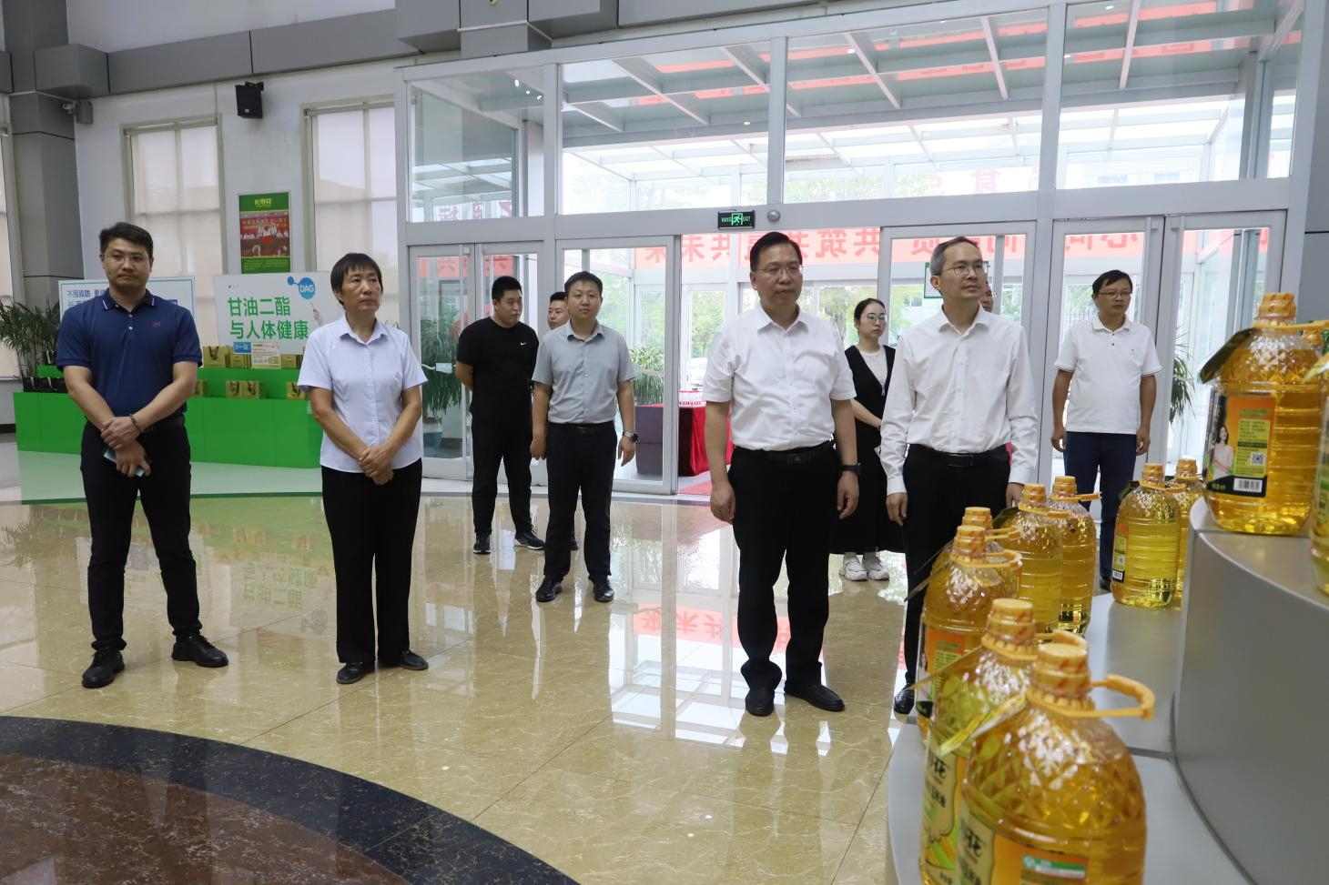 安徽糧食工程職業(yè)學(xué)院黨委副書記、院長(zhǎng)武杰一行來(lái)山東三星集團(tuán)參觀交流