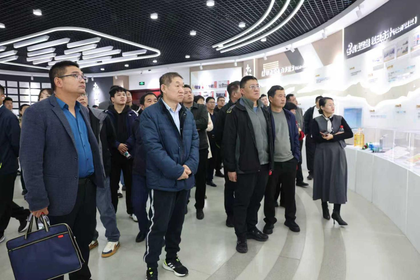 全市新興領域黨建工作示范點黨組織書記培訓班來山東三星集團參觀