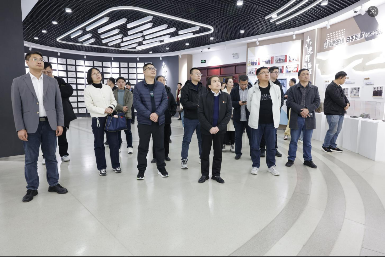 濱州市新興領(lǐng)域黨務(wù)工作者培訓(xùn)班來(lái)山東三星集團(tuán)參觀交流